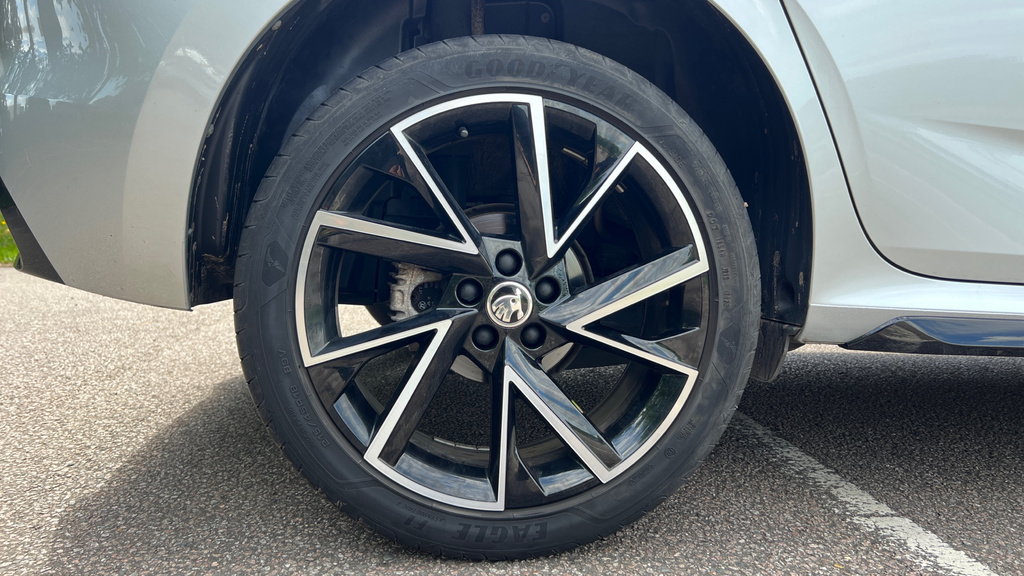 Skoda Kamiq Se Black #26