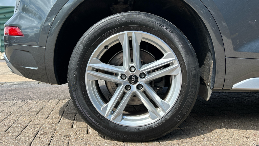 Audi Q5 Audi 50 Tfsi E Quattro Black Ed S Tronic Tech White #23