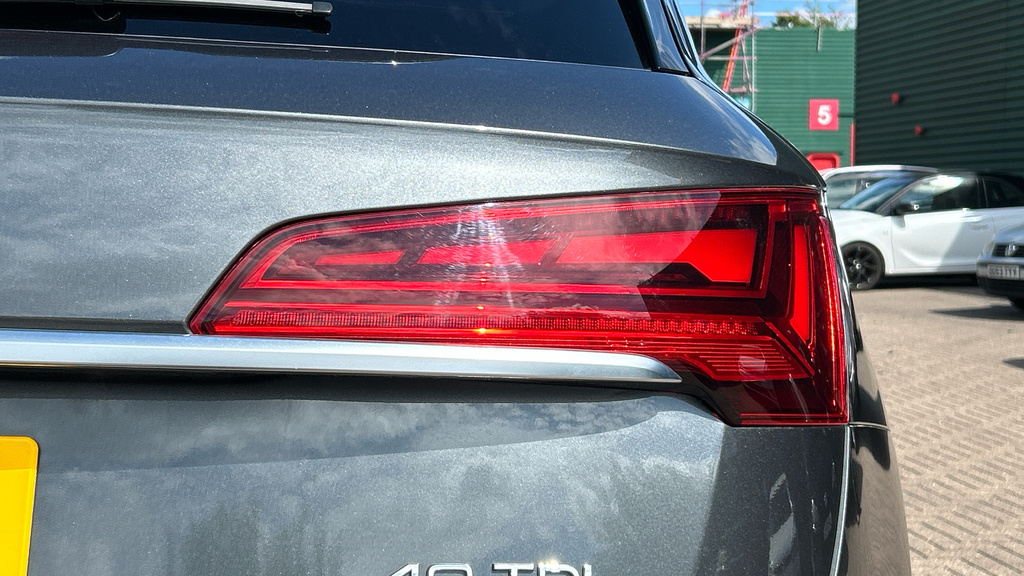 Audi Q5 Audi 50 Tfsi E Quattro Black Ed S Tronic Tech White #38