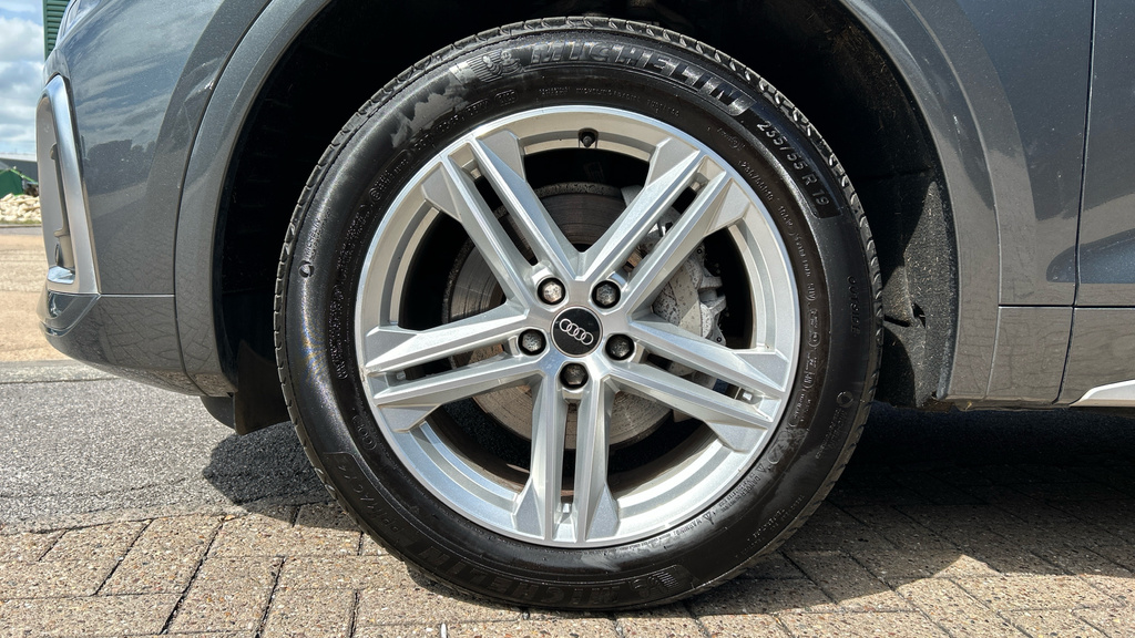Audi Q5 Audi 50 Tfsi E Quattro Black Ed S Tronic Tech White #21