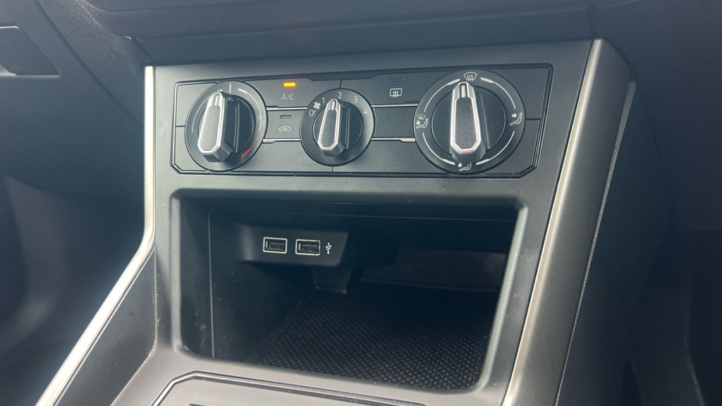 Volkswagen Polo  Black #40