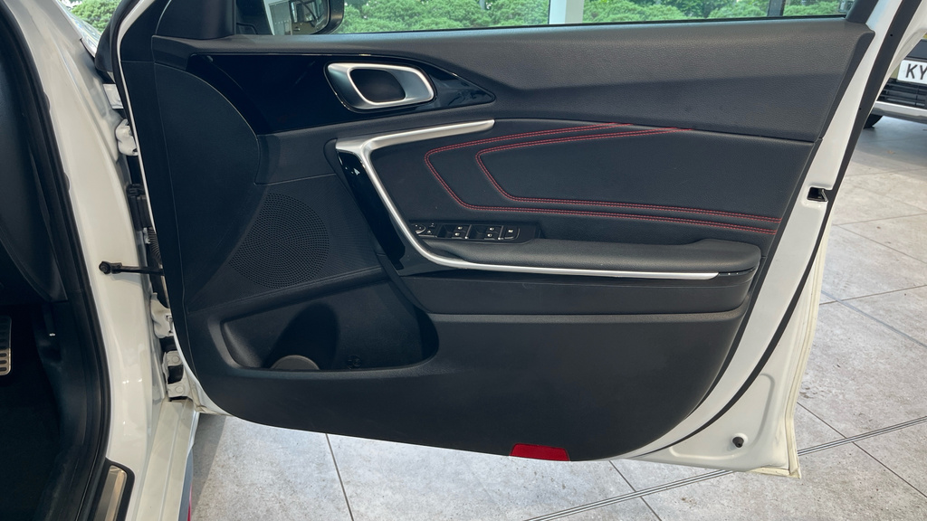 Kia Proceed 1.4T Gdi Isg Gt-line Dct White #42