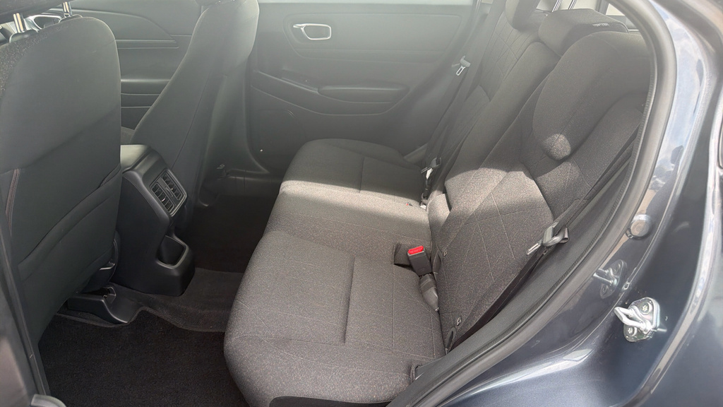 Honda Hr-V Advance Style White #23