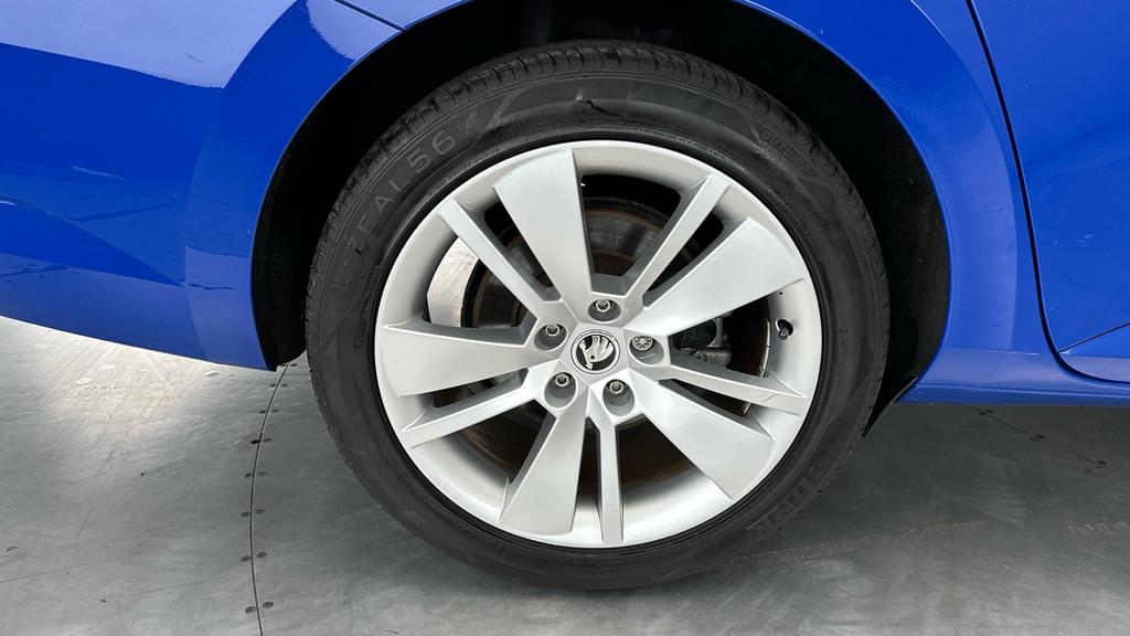 Skoda Superb 2.0 Tdi Scr 150Ps Blue #28