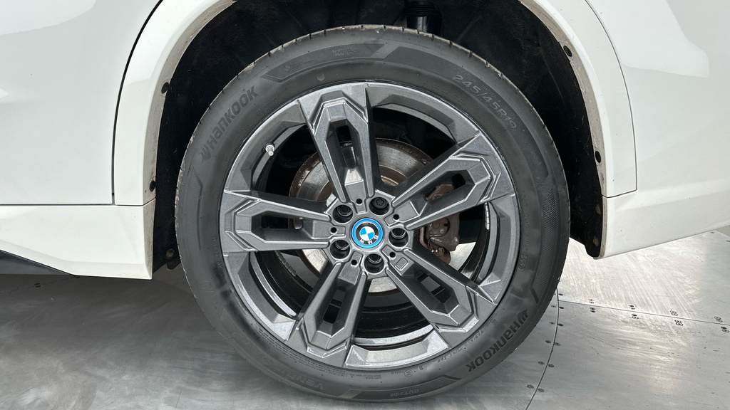 BMW iX1 30 66.5Kwh Xline Suv Blue #24