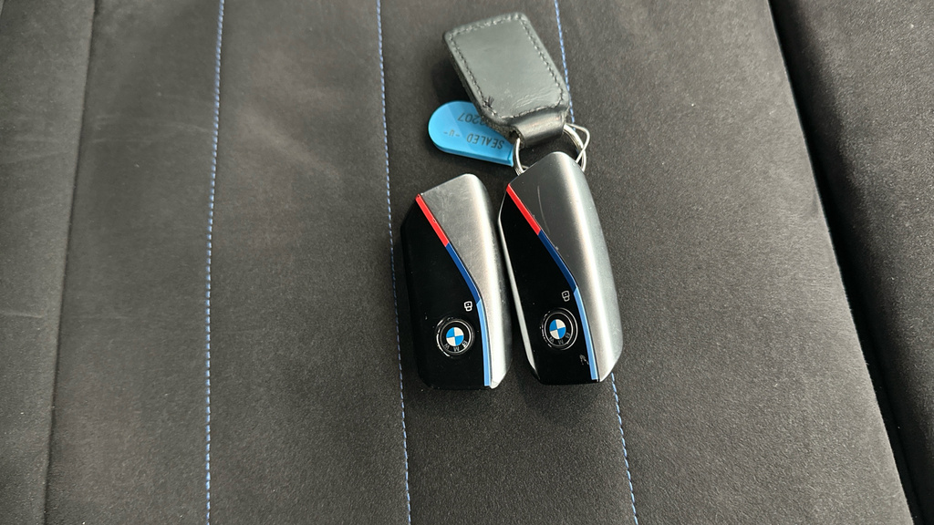 BMW iX1 30 66.5Kwh Xline Suv Blue #28