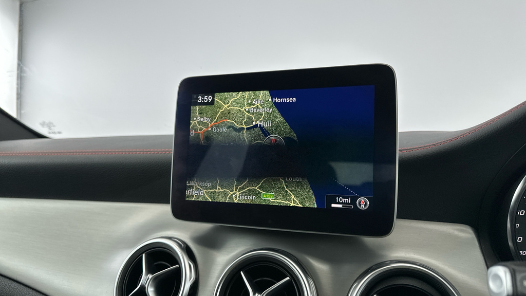 Mercedes-Benz GLA Class 2.1 Gla 200 D Se Executive 134 Bhp Grey #21