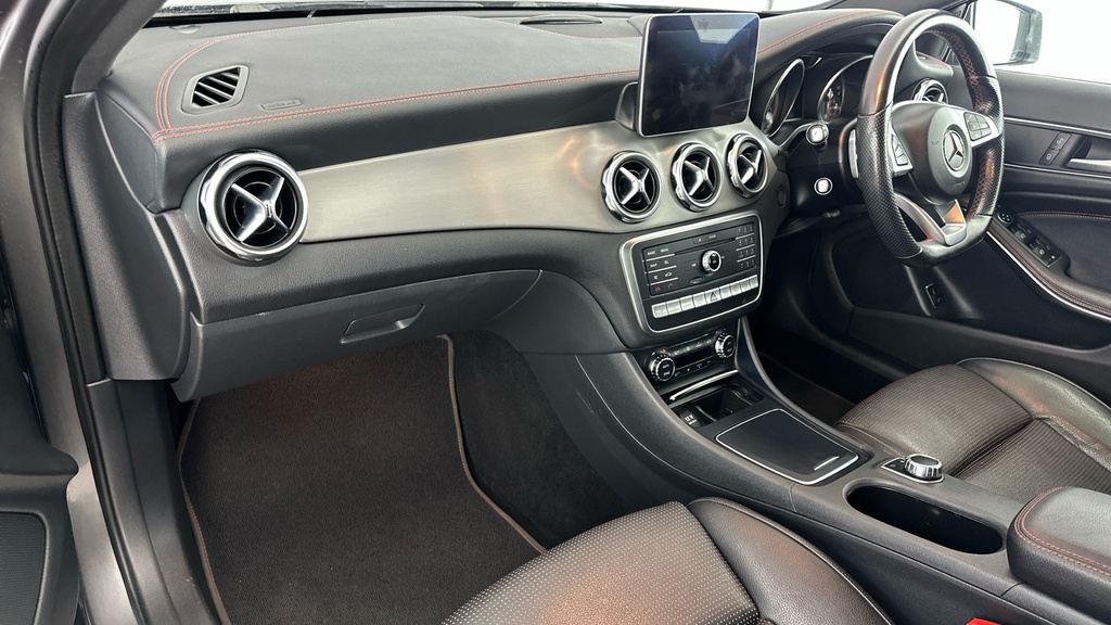 Mercedes-Benz GLA Class 2.1 Gla 200 D Se Executive 134 Bhp Grey #13