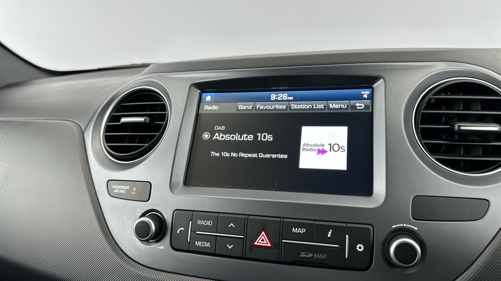 Hyundai I10 1.0 Play White #15