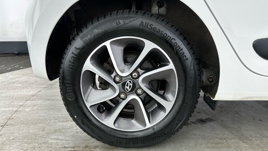 Hyundai I10 1.0 Play White #25
