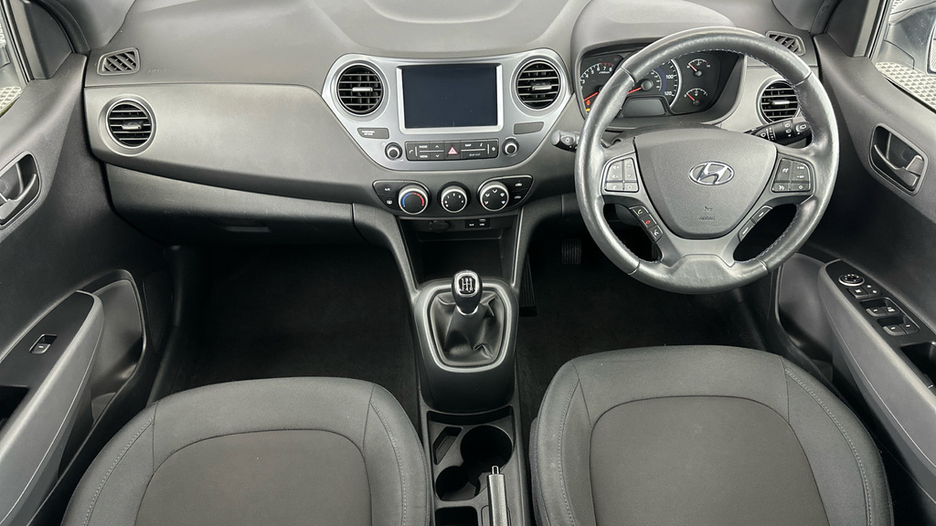 Hyundai I10 1.0 Play White #11
