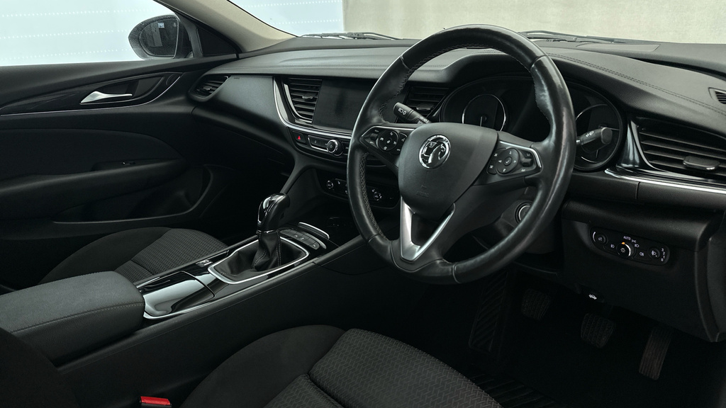 Vauxhall Insignia 1.5 Turbo D Design Red #11