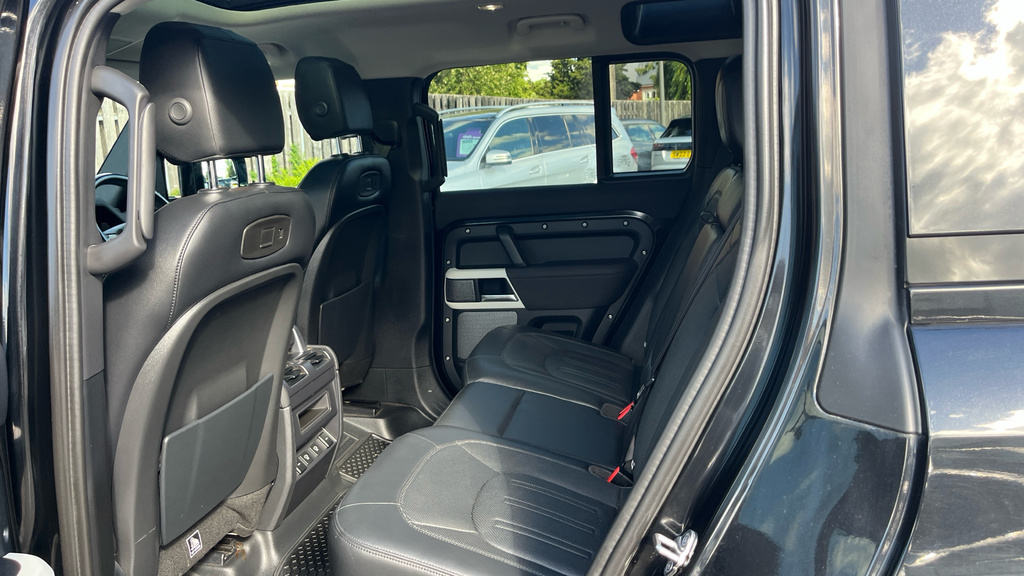 Land Rover Defender 3.0 X-dynamic Se Mhev 246 Bhp Black #14