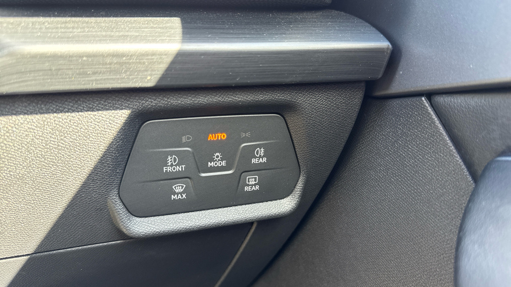 Cupra Leon 1.4 Ehybrid 12.8Kwh Vz3 Estate Plug In Black #34