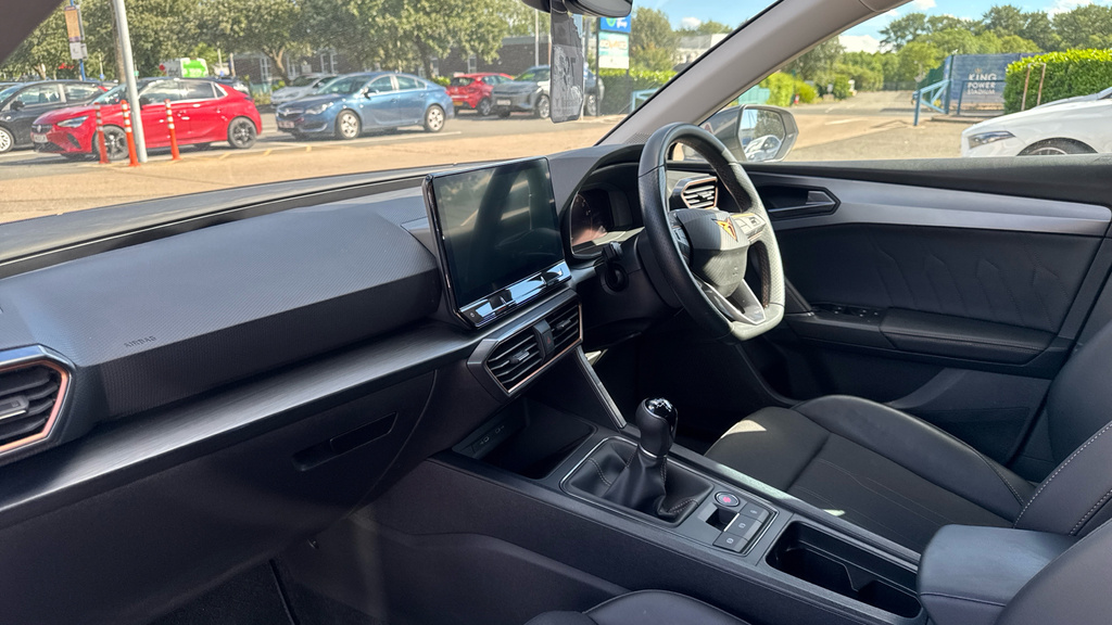 Cupra Leon 1.4 Ehybrid 12.8Kwh Vz3 Estate Plug In Black #10