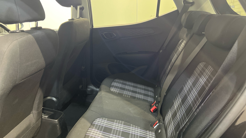 Hyundai I10 Se Connect Green #23