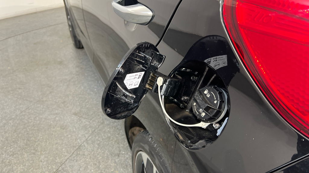 Hyundai I10 Se Connect Green #32