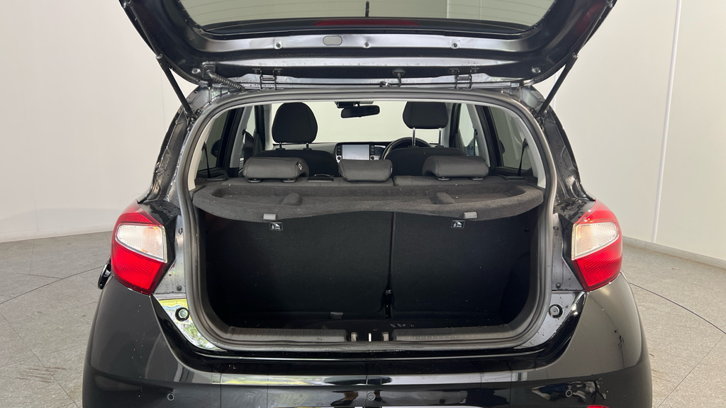 Hyundai I10 Se Connect Green #24