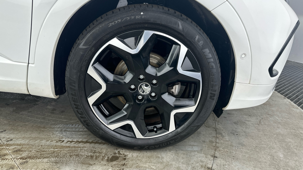 Vauxhall Grandland Ultimate White #31