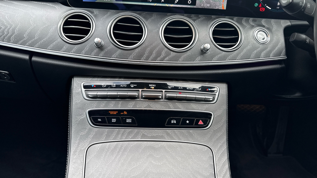 Mercedes-Benz E Class 2.0 E300dh Mhev Amg Line Night Edition Premium Pl Black #40