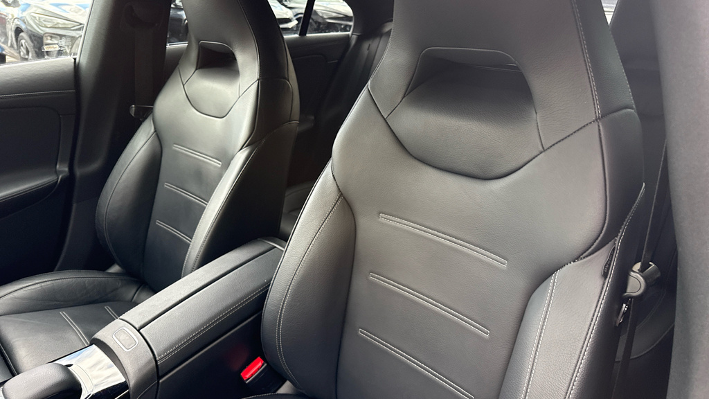 Mercedes-Benz CLA Class Cla 180 Amg Line Executive A White #26