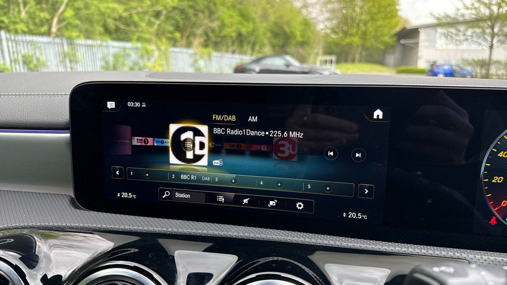 Mercedes-Benz CLA Class Cla 180 Amg Line Executive A White #16