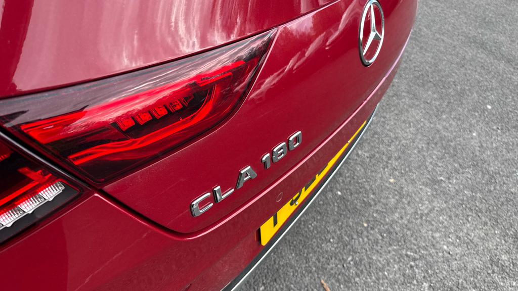 Mercedes-Benz CLA Class Cla 180 Amg Line Executive A White #31