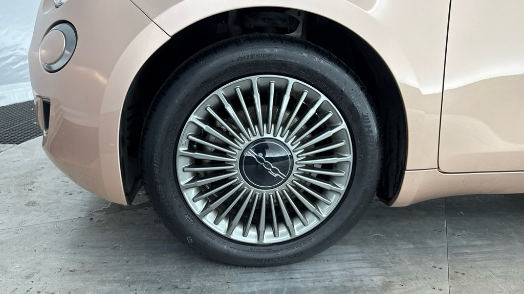 Fiat 500E 42Kwh La Prima Green #19