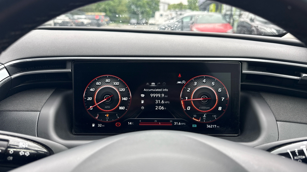 Hyundai Tucson Se Nav Red #18