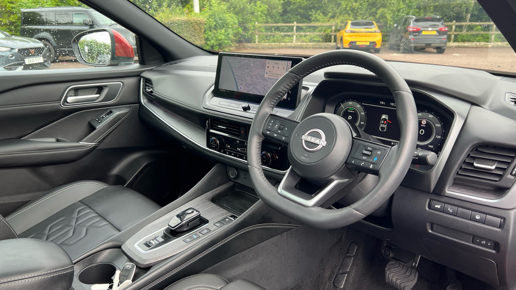 Nissan Qashqai E-power Tekna White #16
