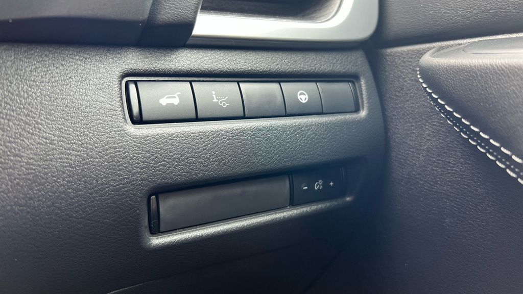 Nissan Qashqai E-power Tekna White #57