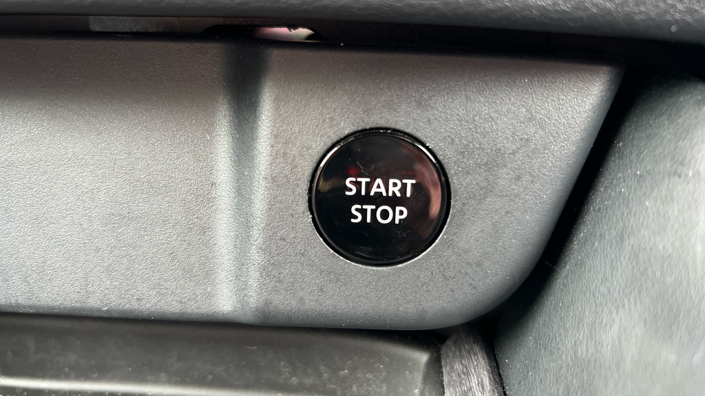 Nissan Qashqai E-power Tekna White #32