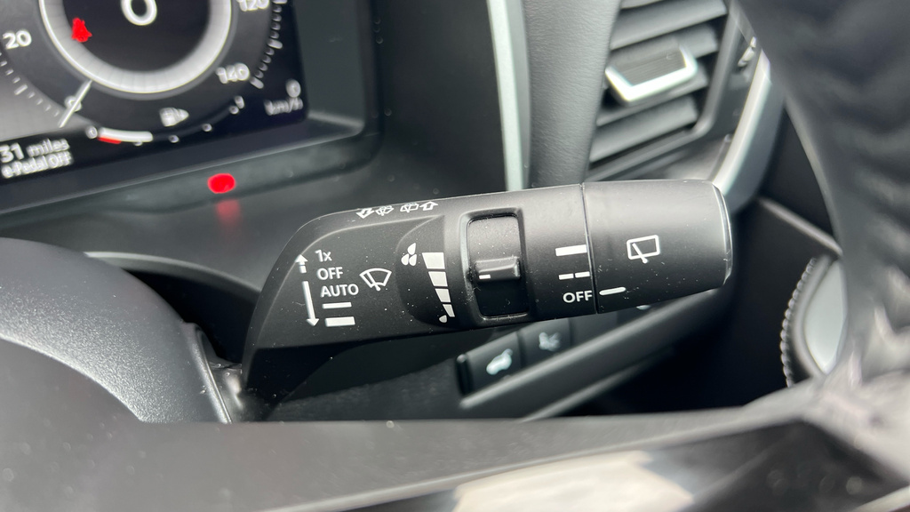 Nissan Qashqai E-power Tekna White #35