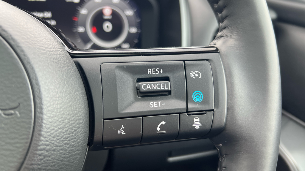 Nissan Qashqai E-power Tekna White #38