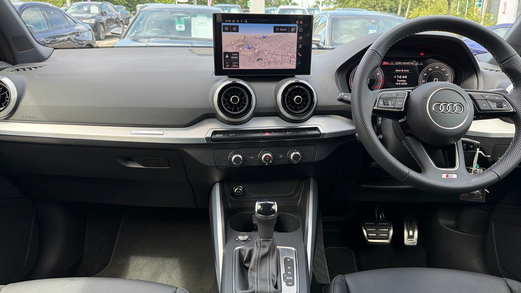 Audi Q2 S Line 35 Tfsi 150 Ps S Tronic Black #12
