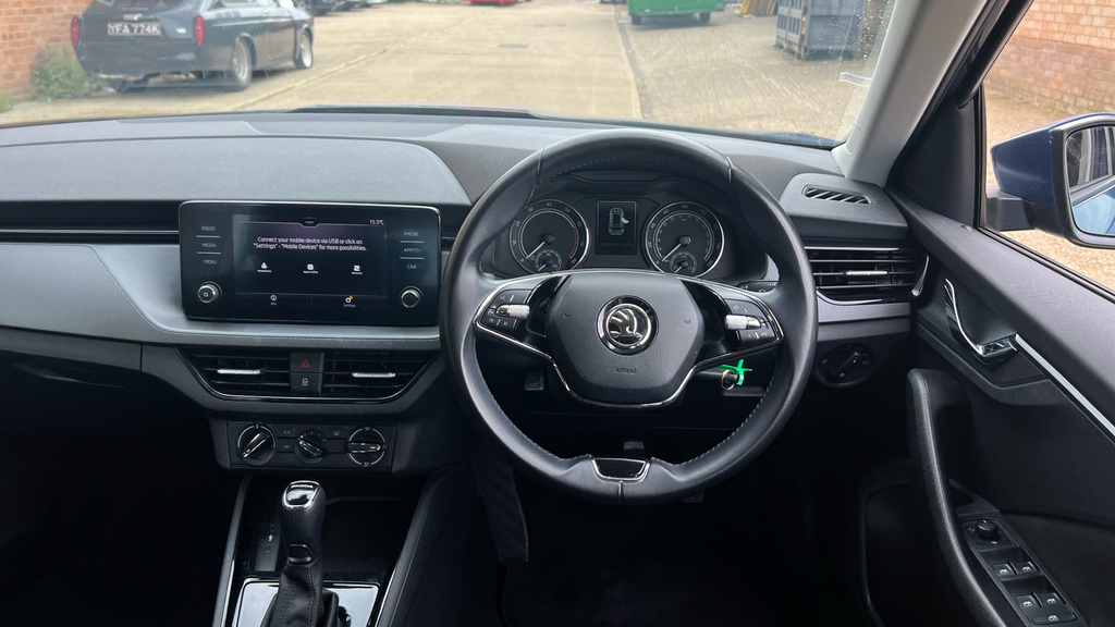 Skoda Kamiq Se White #11