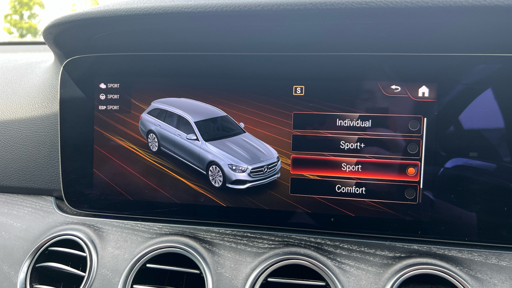 Mercedes-Benz E Class 2.0 E300de 13.5Kwh Amg Line Night Edition Premium Grey #38