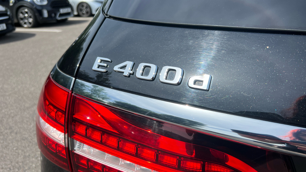 Mercedes-Benz E Class 2.0 E300de 13.5Kwh Amg Line Night Edition Premium Grey #36