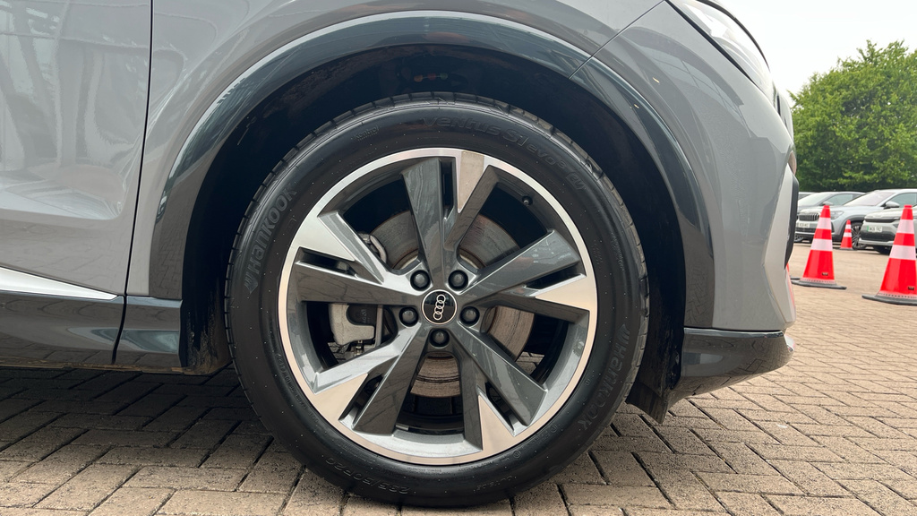 Audi Q4 E Tron 55 Black Edition Suv Quattro 82K Grey #17