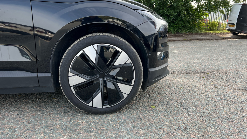 Volvo EX30 Ultra, Twin Motor Performance, Black #20