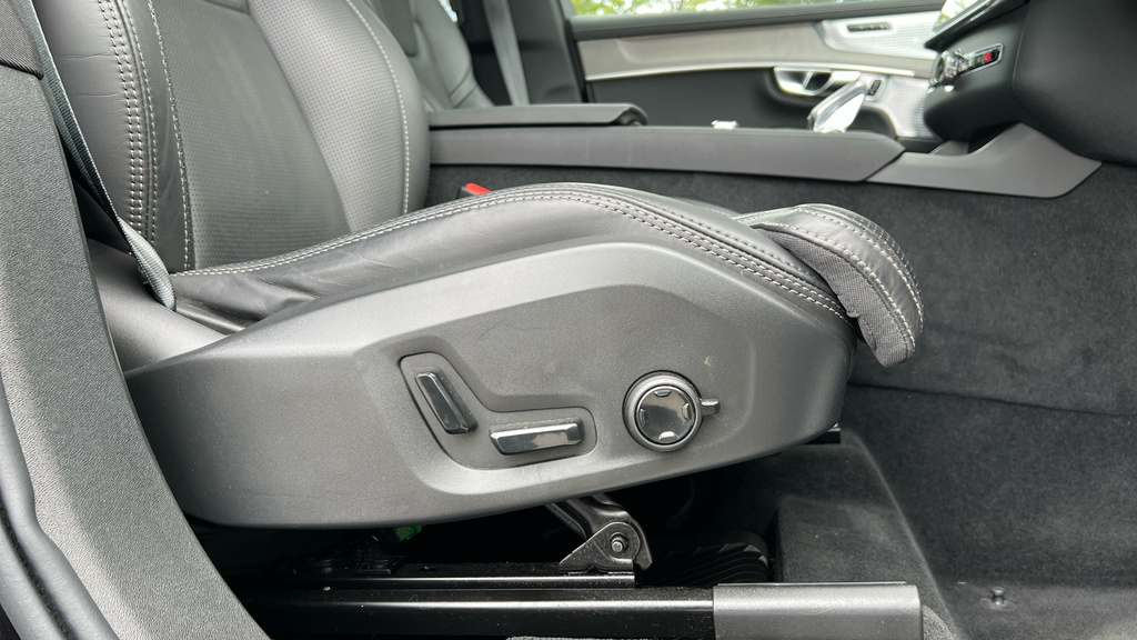 Volvo XC90 T8 Awd Plug-in Hybrid Core Bright Grey #37