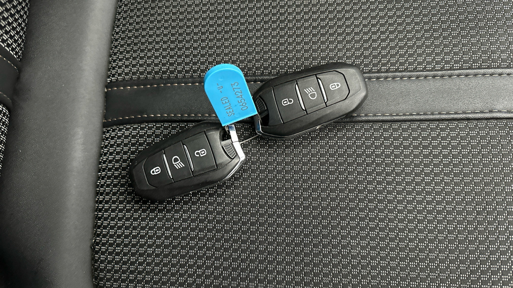 Peugeot 3008 Allure Premium Blue #32