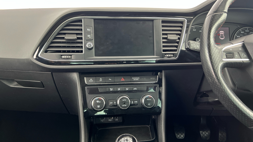 Seat Leon 2.0 X-perience Tdi Se Lux Dsg 184 Bhp White #22