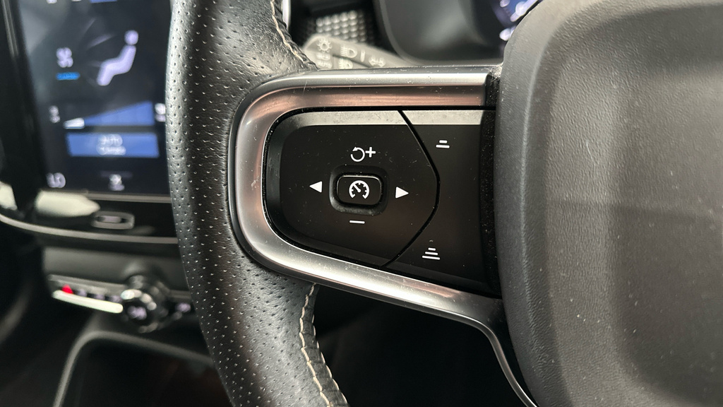 Volvo XC40 T3 R-design Pro White #18