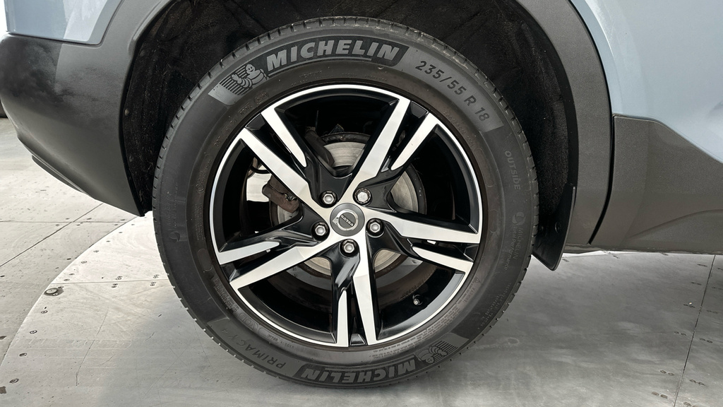 Volvo XC40 T3 R-design Pro White #25