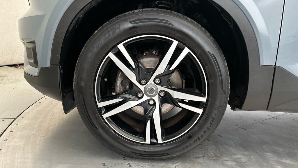 Volvo XC40 T3 R-design Pro White #23