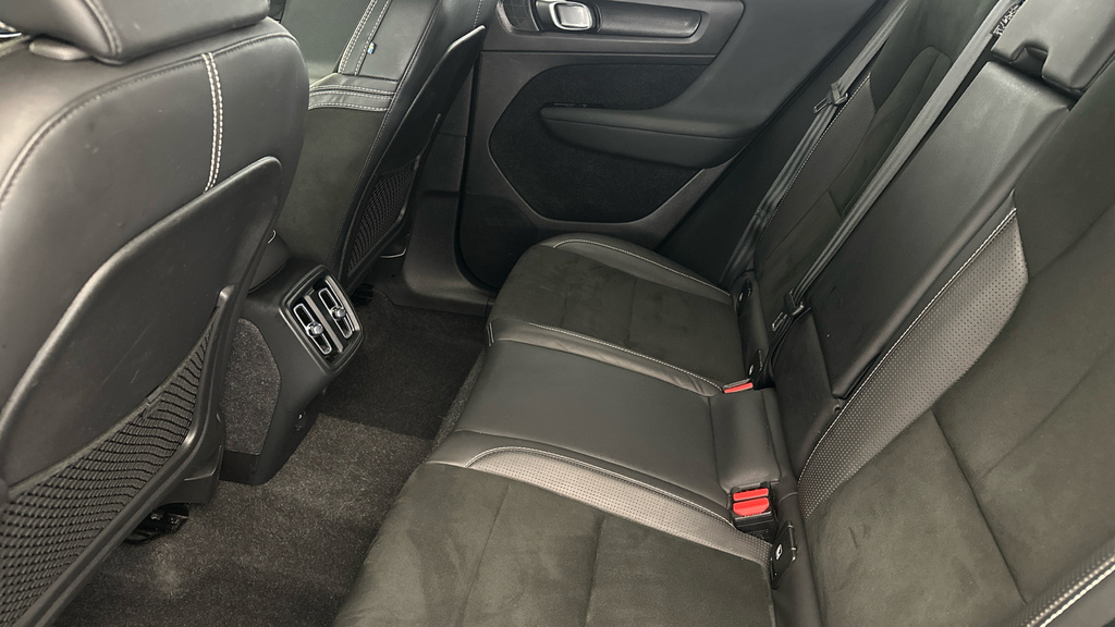 Volvo XC40 T3 R-design Pro White #20