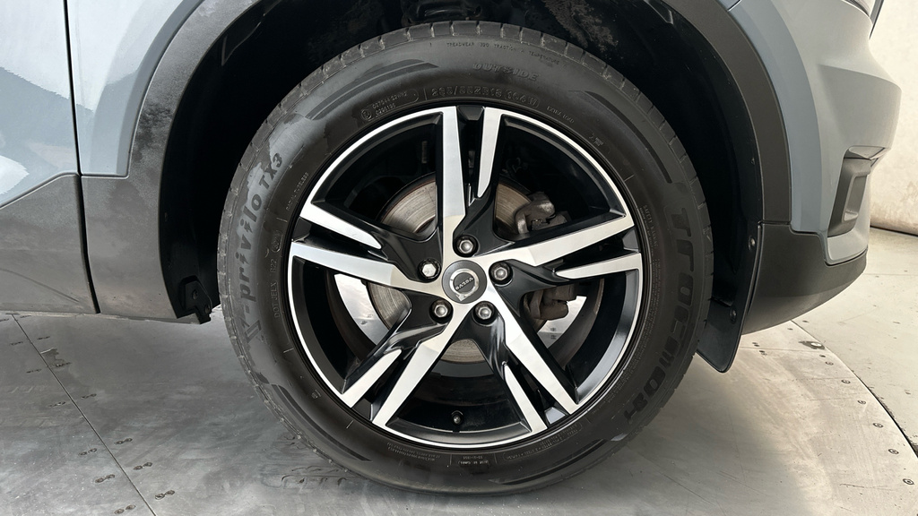 Volvo XC40 T3 R-design Pro White #26
