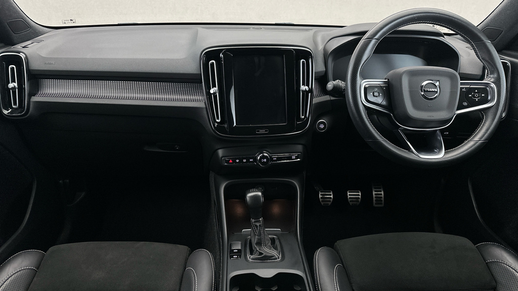 Volvo XC40 T3 R-design Pro White #14