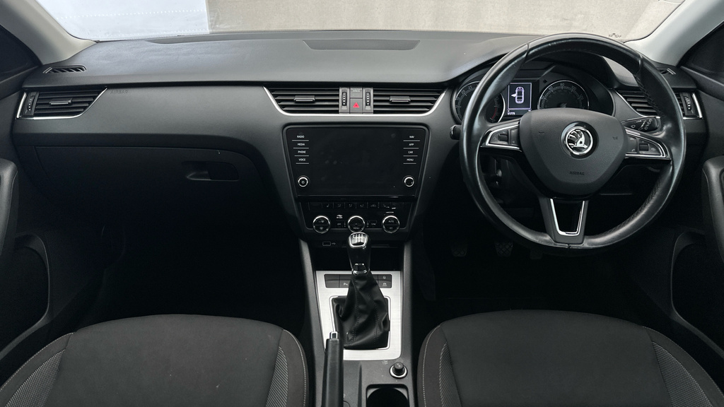 Skoda Octavia Vrs Hatch 2017 2.0 Tsi Vrs 230Ps Dsg White #13